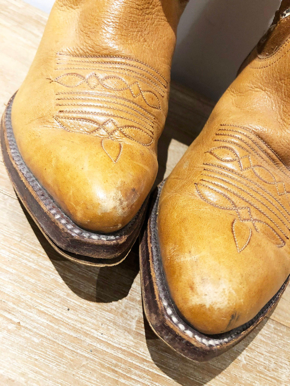 Vintage Cowboy Boots, Tan Brown Leather Western Boots, Genuine Leather Boots, Retro Cowgirl Boots, Unisex Western Shoes, EU 36 UK 3