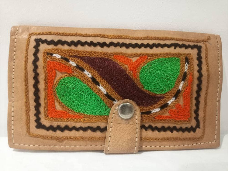 Handmade Embroidered Leather Bifold Wallet: Ethnic Coin Purse