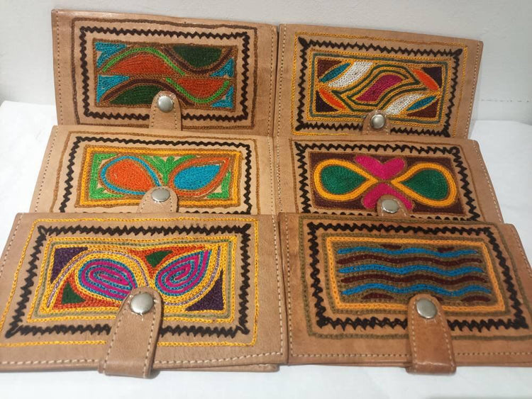 Handmade Embroidered Leather Bifold Wallet: Ethnic Coin Purse
