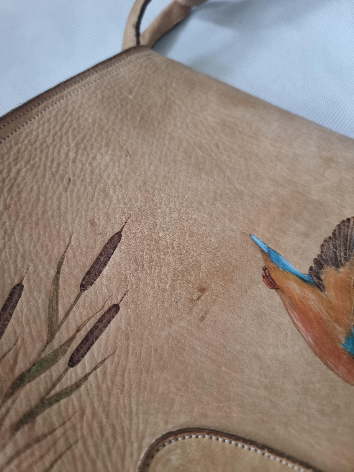 Hand-Painted Kingfisher Leather Crossbody Bag: Vintage Bird Purse