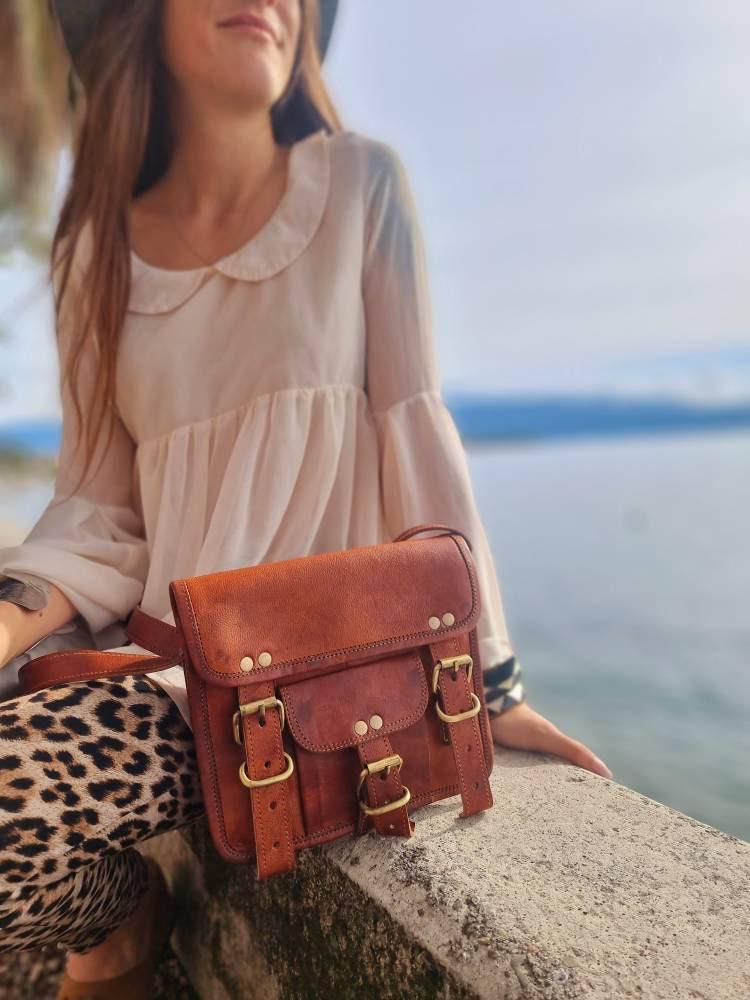 Small Leather Crossbody Bag: Vintage 70s Boho Satchel