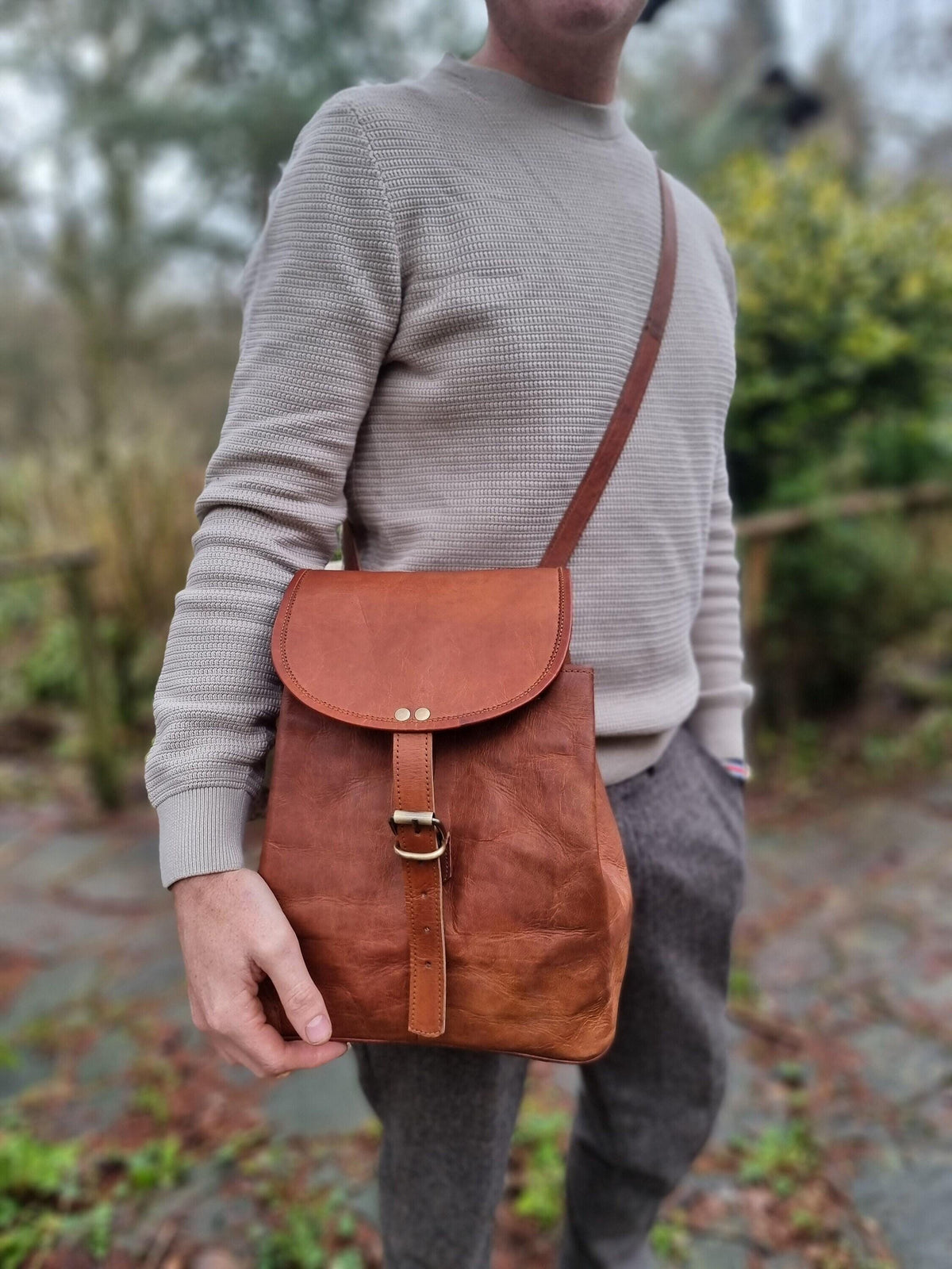 Convertible Leather Backpack: Unisex Travel Rucksack, Crossbody Shoulder Bag