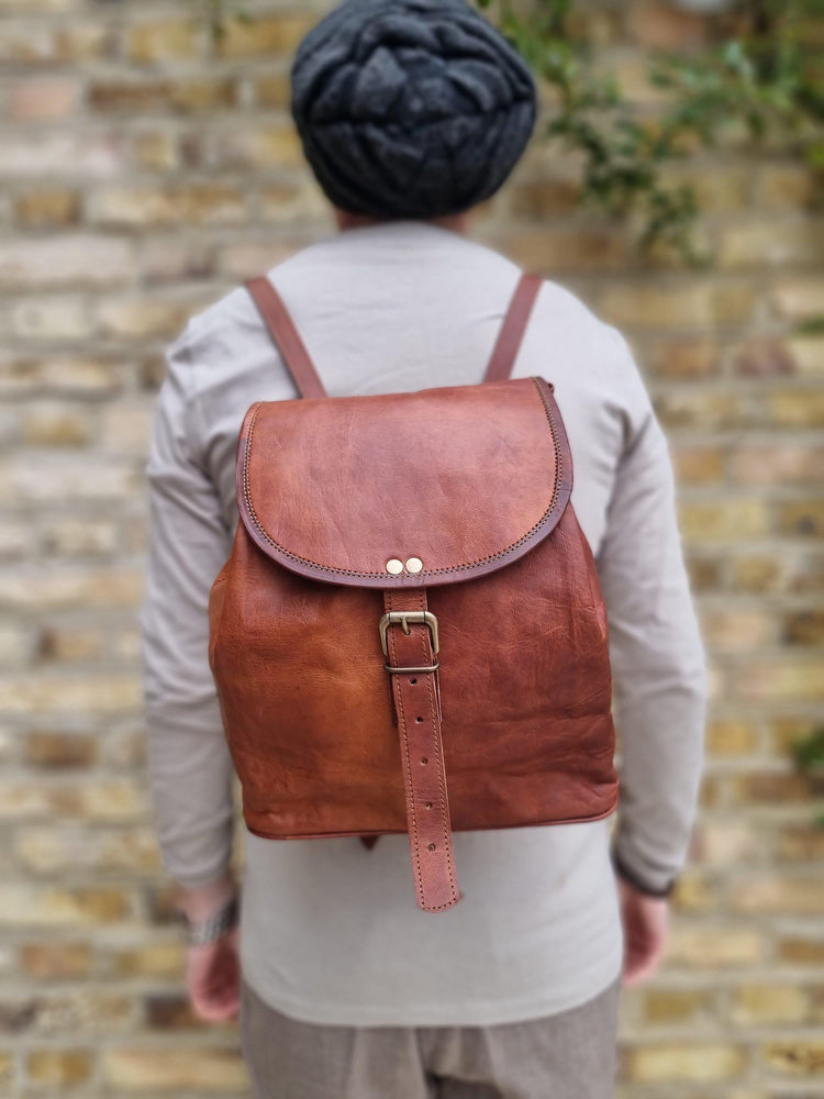 Convertible Leather Backpack: Unisex Travel Rucksack, Crossbody Shoulder Bag
