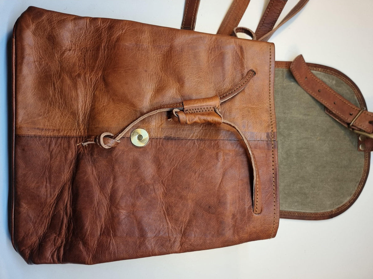 Convertible Leather Backpack: Unisex Travel Rucksack, Crossbody Shoulder Bag