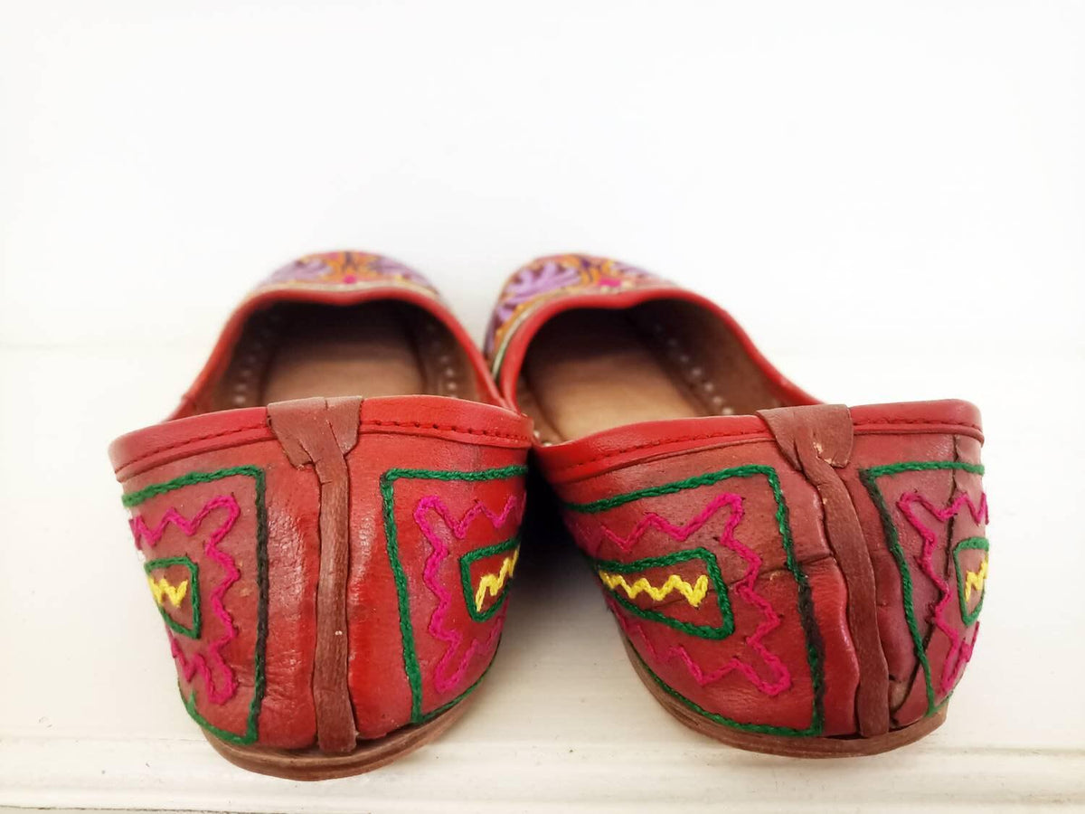 Embroidered Leather Ballet Flats, Womens Tribal Shoes, Handmade Indian Leather Shoes, Boho Hippie Flats, Floral Ethnic Shoes, EU 38