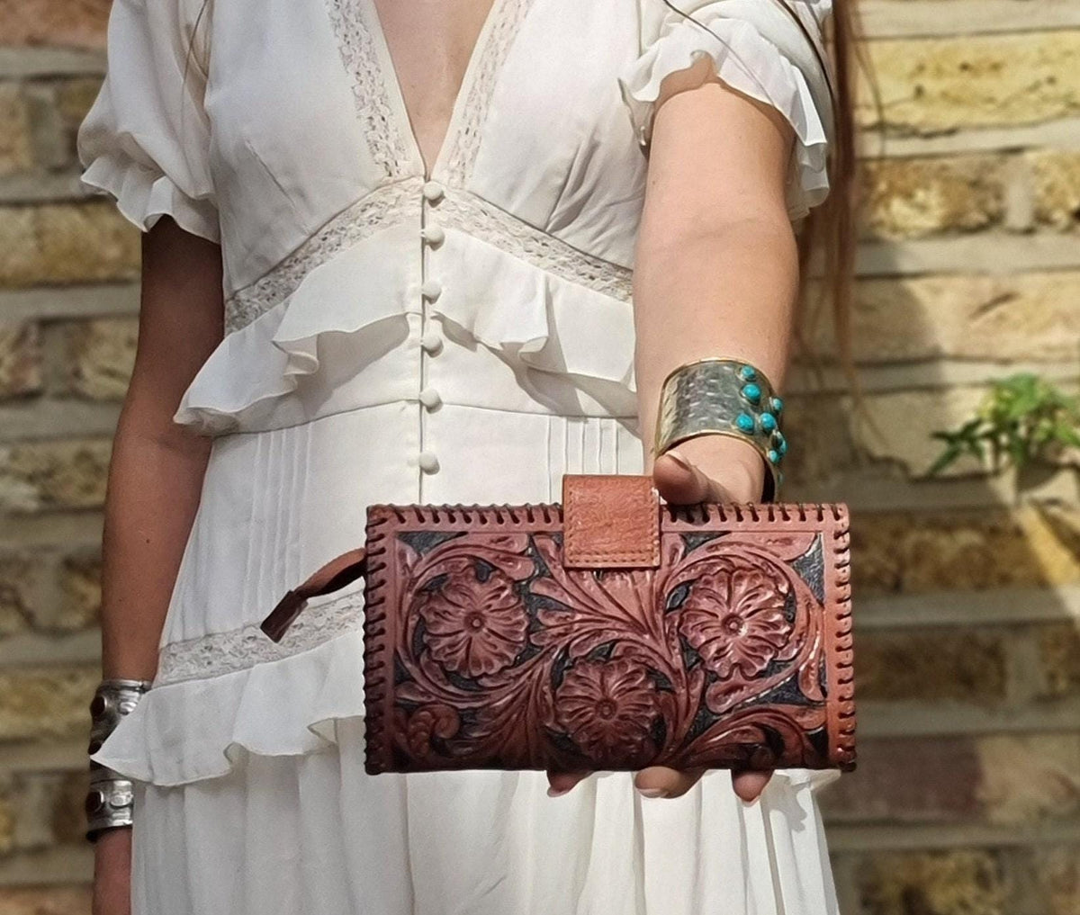 Long carved bifold leather wallet for women - handcrafted coin purse with zipper