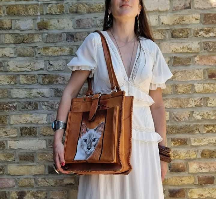 Hand-Painted Siamese Cat Leather Bag: 70s Vintage Tooled Hobo Purse