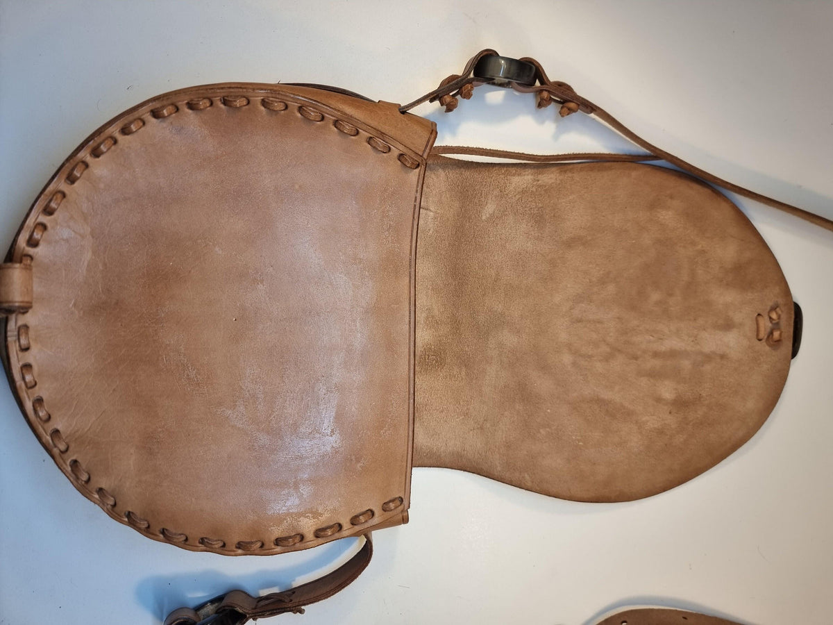 Vintage Lion Leather Bag, Hand Tooled Safari Crossbody Purse, African Western Shoulder Bag, Boho Leather Handbag, Lion Lover Gift