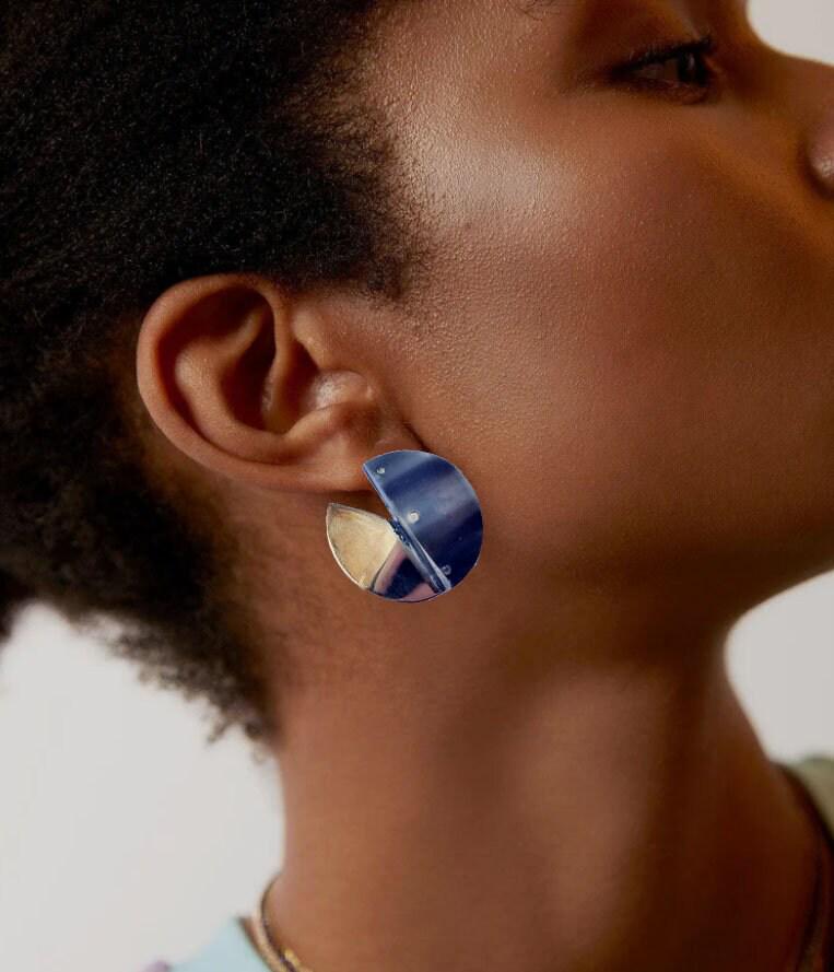 Handmade Boho Art Deco Circle Stud Earrings – Recycled Horn & Gold Brass Ethnic Jewelry, Elegant Geometric Statement Earrings, Gift for Her