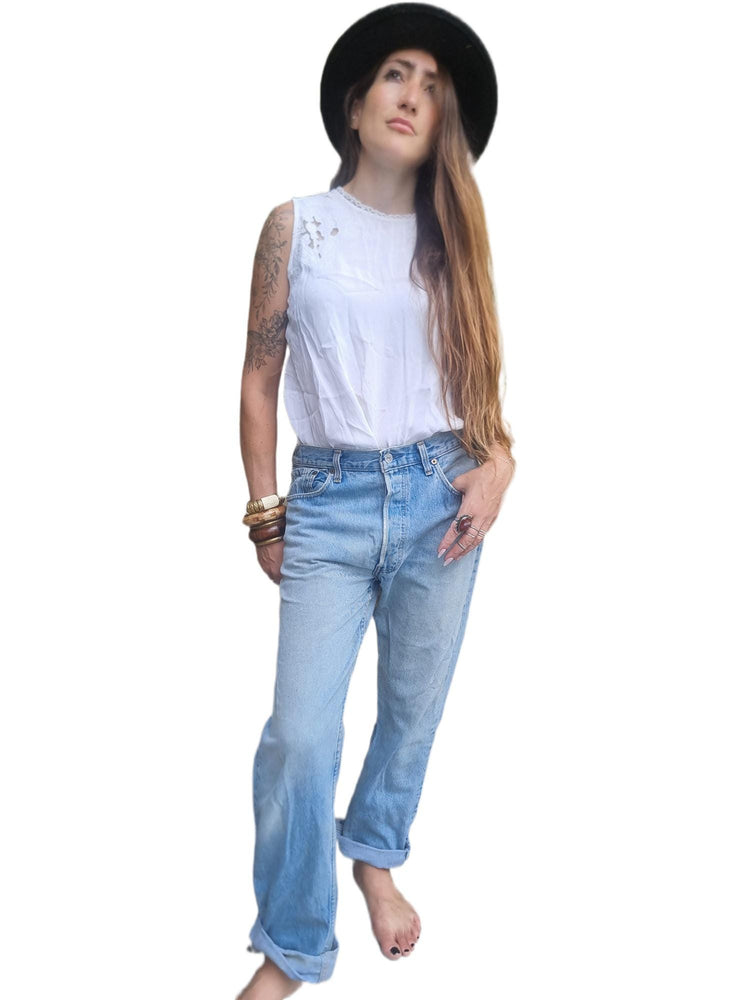 Vintage Levi's Baggy Jeans: Y2K Stonewashed Blue Denim, Unisex Oversized Fit