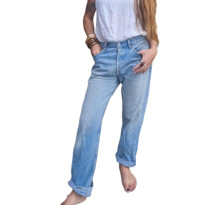 Vintage Levi's Baggy Jeans: Y2K Stonewashed Blue Denim, Unisex Oversized Fit