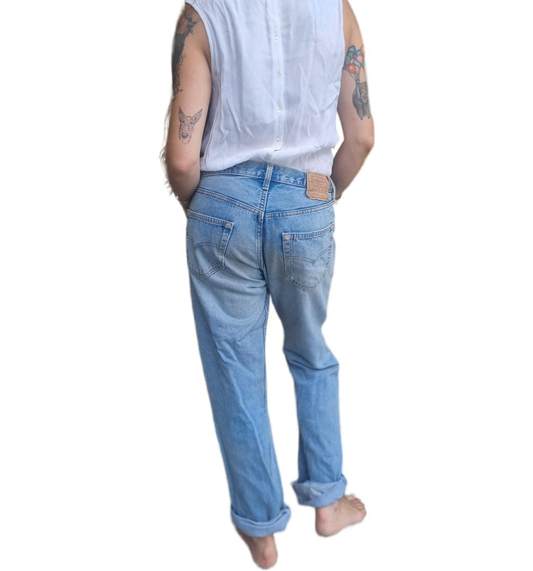 Vintage Levi's Baggy Jeans: Y2K Stonewashed Blue Denim, Unisex Oversized Fit