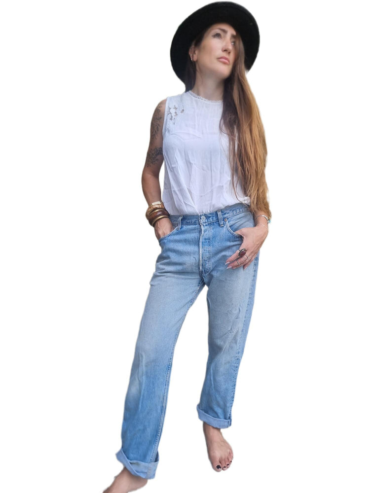 Vintage Levi's Baggy Jeans: Y2K Stonewashed Blue Denim, Unisex Oversized Fit