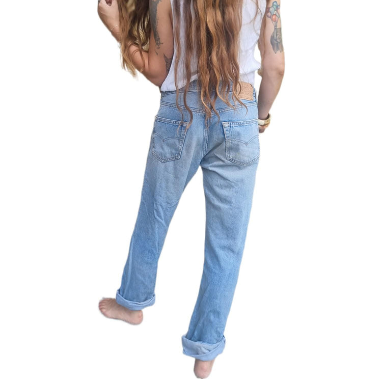 Vintage Levi's Baggy Jeans: Y2K Stonewashed Blue Denim, Unisex Oversized Fit