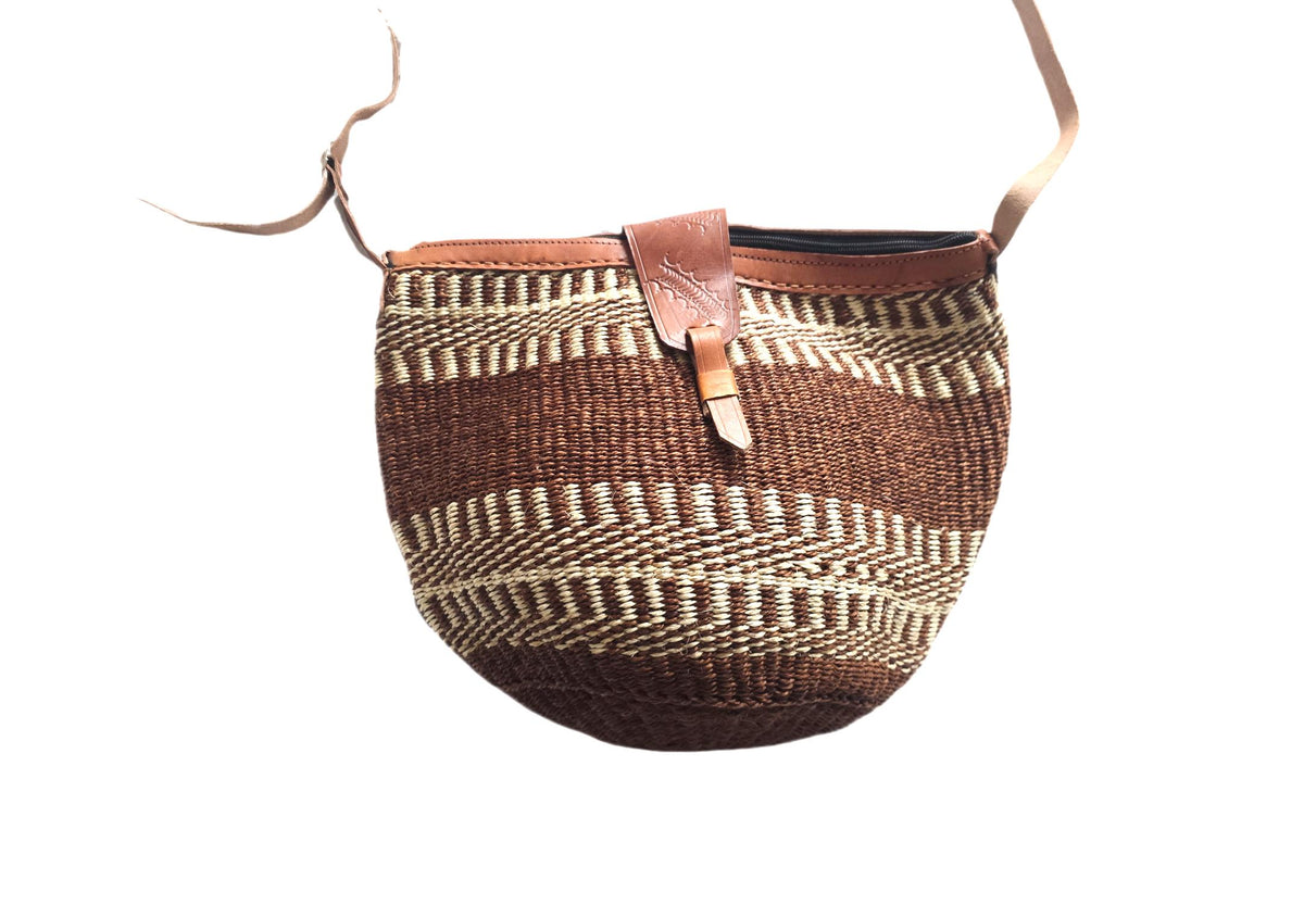 Handmade Sisal Bucket Bag, Boho Woven Basket Bag, Vintage Style Leather Crossbody, Summer Beach Artisan Handbag