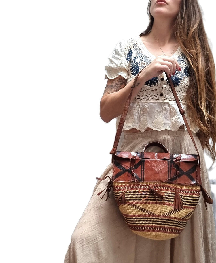 Handmade Sisal Kiondo Bag: Vintage African Boho Tote with Leather Straps