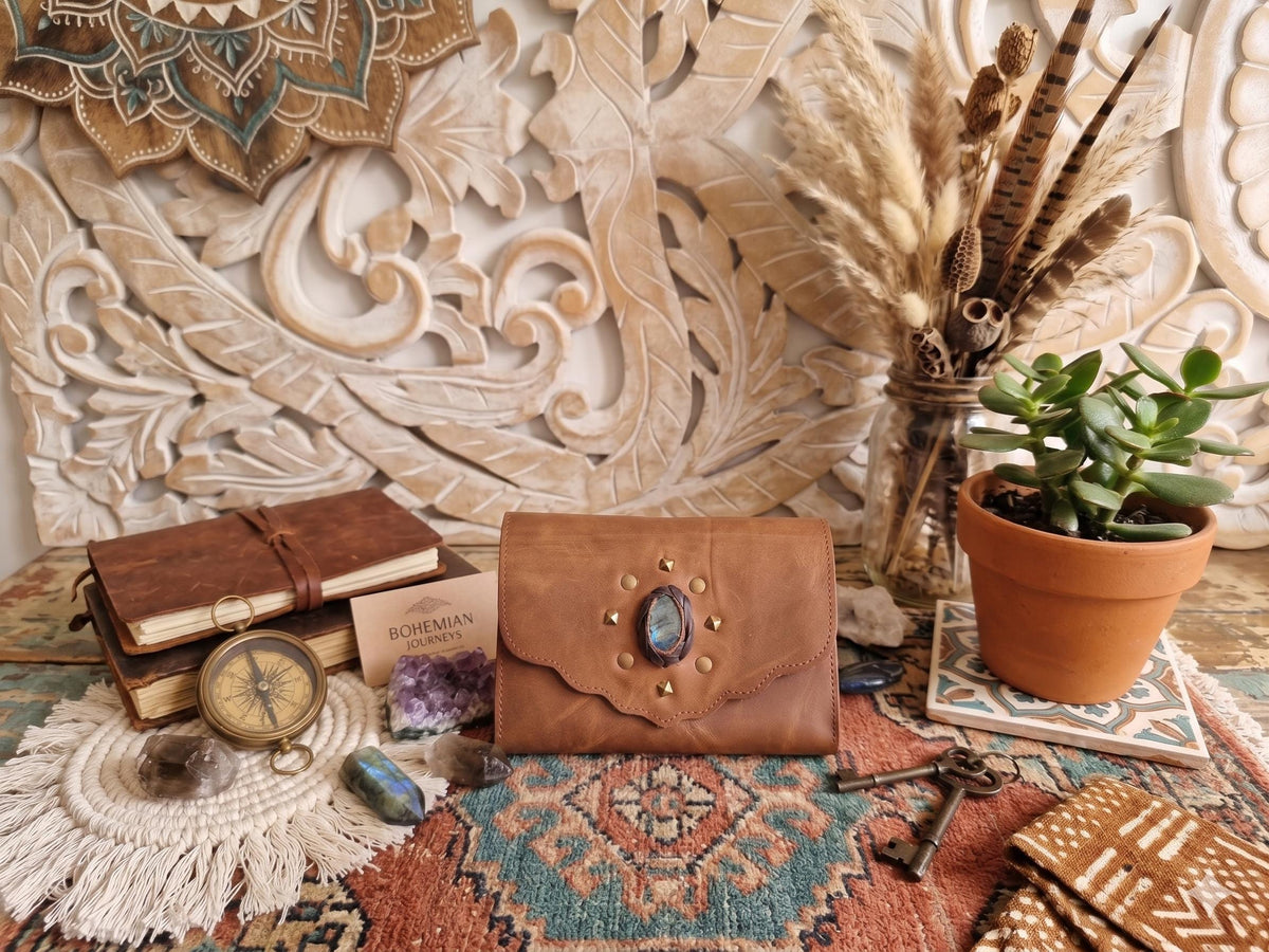 Large Trifold Leather Wallet Women with Labradorite Stone, Full Grain Leather Purse, Boho Coin Wallet, Unique Gift for Her