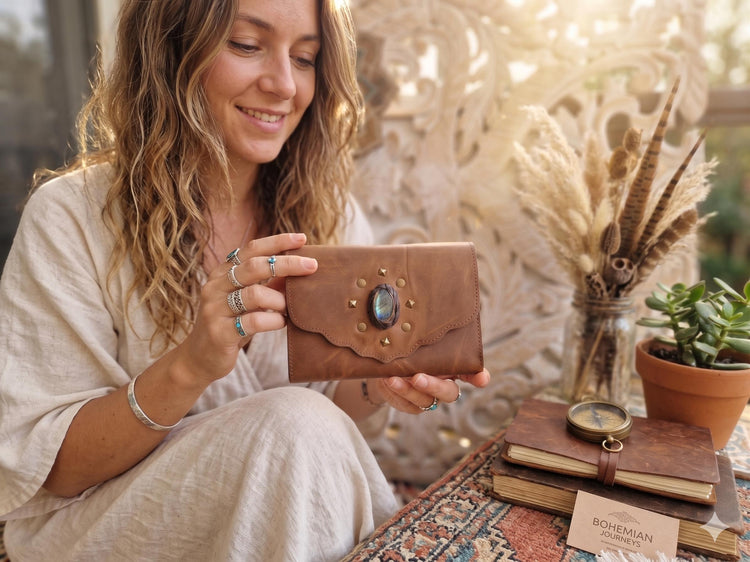 Large Trifold Leather Wallet Women with Labradorite Stone, Full Grain Leather Purse, Boho Coin Wallet, Unique Gift for Her