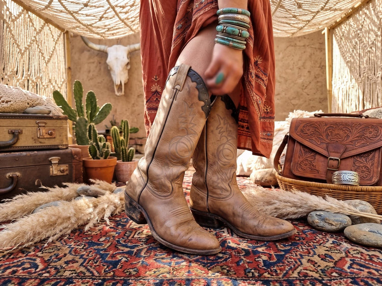Vintage Leather Cowboy Boots: Women's US 7.5, Beige & Tan