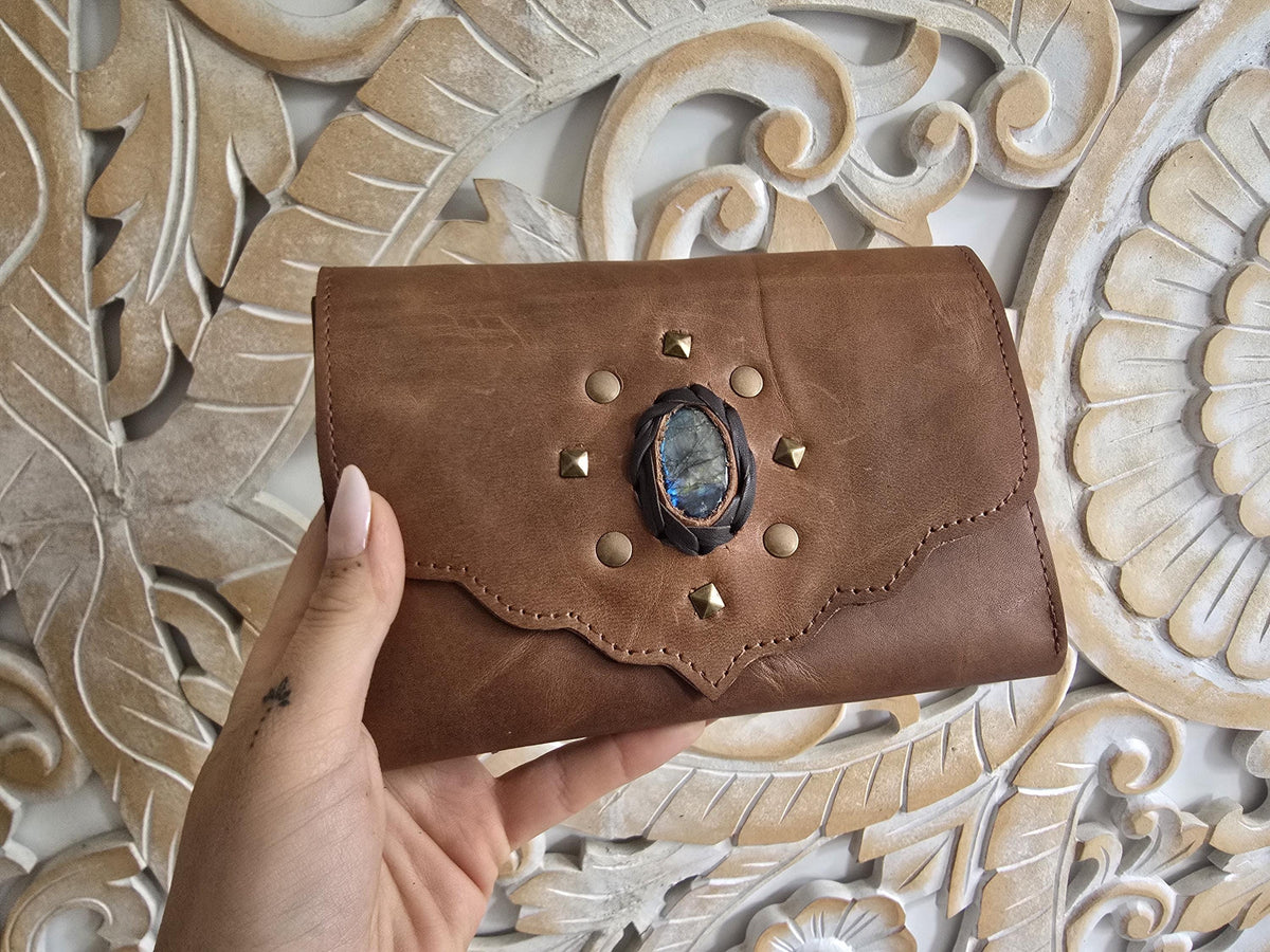 Large Trifold Leather Wallet Women with Labradorite Stone, Full Grain Leather Purse, Boho Coin Wallet, Unique Gift for Her