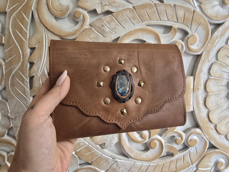 Large Trifold Leather Wallet Women with Labradorite Stone, Full Grain Leather Purse, Boho Coin Wallet, Unique Gift for Her
