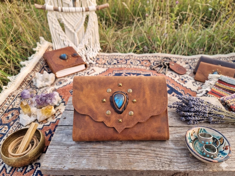 Large Trifold Leather Wallet Women with Labradorite Stone, Full Grain Leather Purse, Boho Coin Wallet, Unique Gift for Her