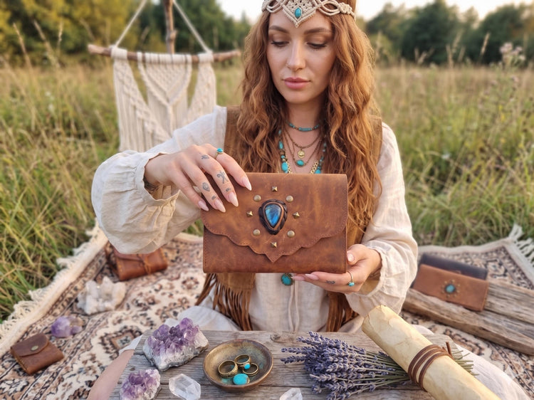 Large Trifold Leather Wallet Women with Labradorite Stone, Full Grain Leather Purse, Boho Coin Wallet, Unique Gift for Her