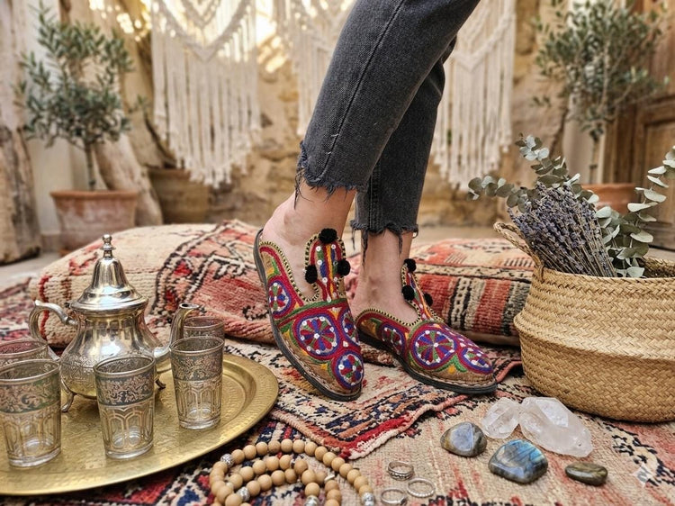 Moroccan Babouche Slippers UK 6.5, Embroidered Leather Mules, Boho Leather Slides, Berber Festival Shoes, Ethnic Moroccan Flats