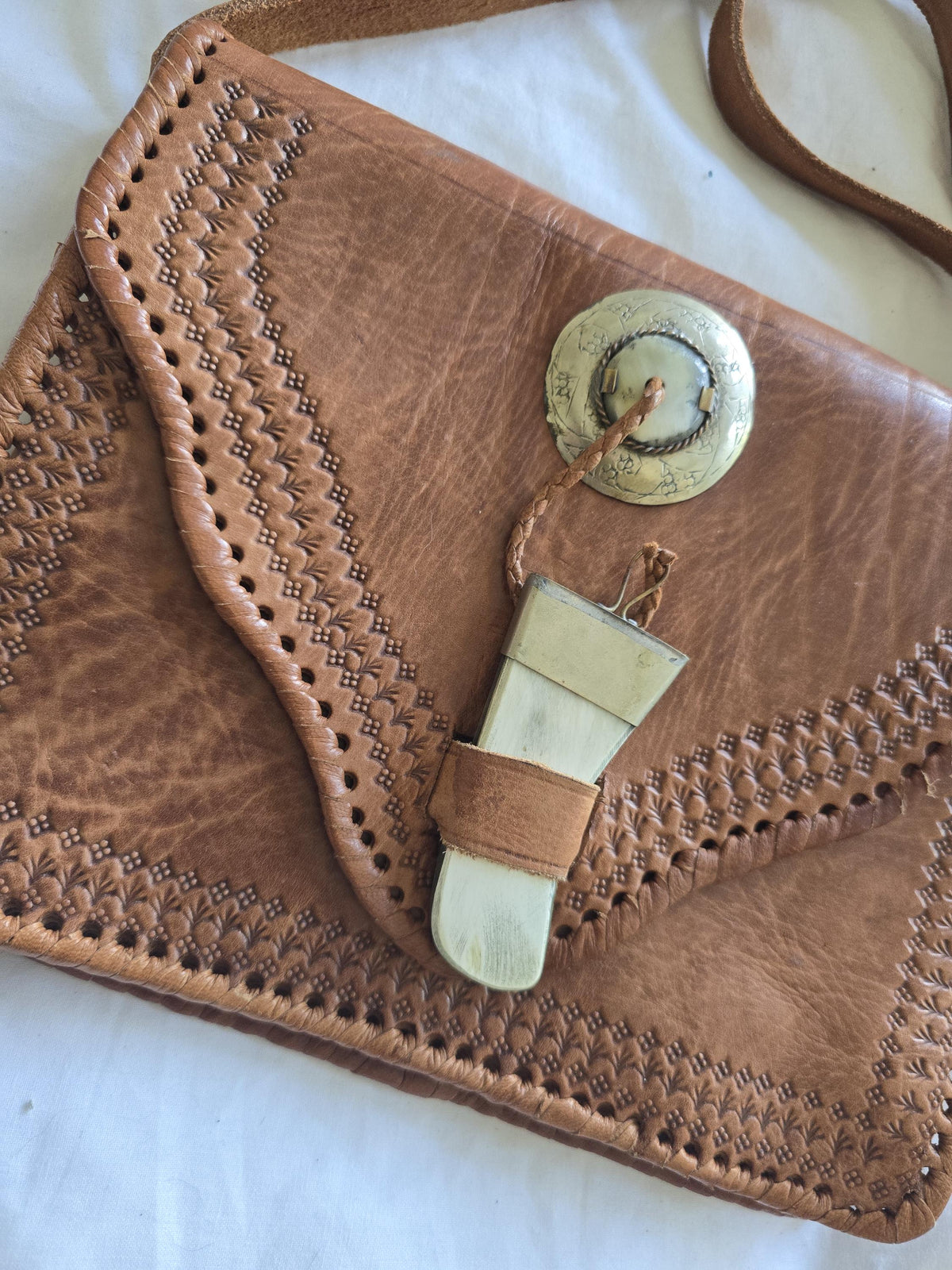 Moroccan Tooled Leather Crossbody Bag, Boho Saddle Bag, Tan Brown Leather Satchel, Artisan Embossed Purse, Festival Hippie Handbag