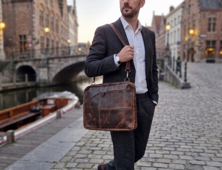 Full Grain Leather Laptop Messenger Bag: 15" Vintage Briefcase