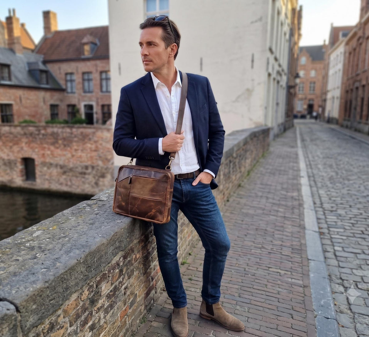 Full Grain Leather Laptop Messenger Bag: 15" Vintage Briefcase
