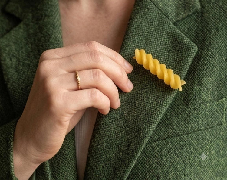 Fusilli Pasta Brooch Pin | Pastafarian FSM Food Jewellery Badge | Spiral Pasta Accessory | Quirky Gift for Food Lovers, Chefs & Italy Fans