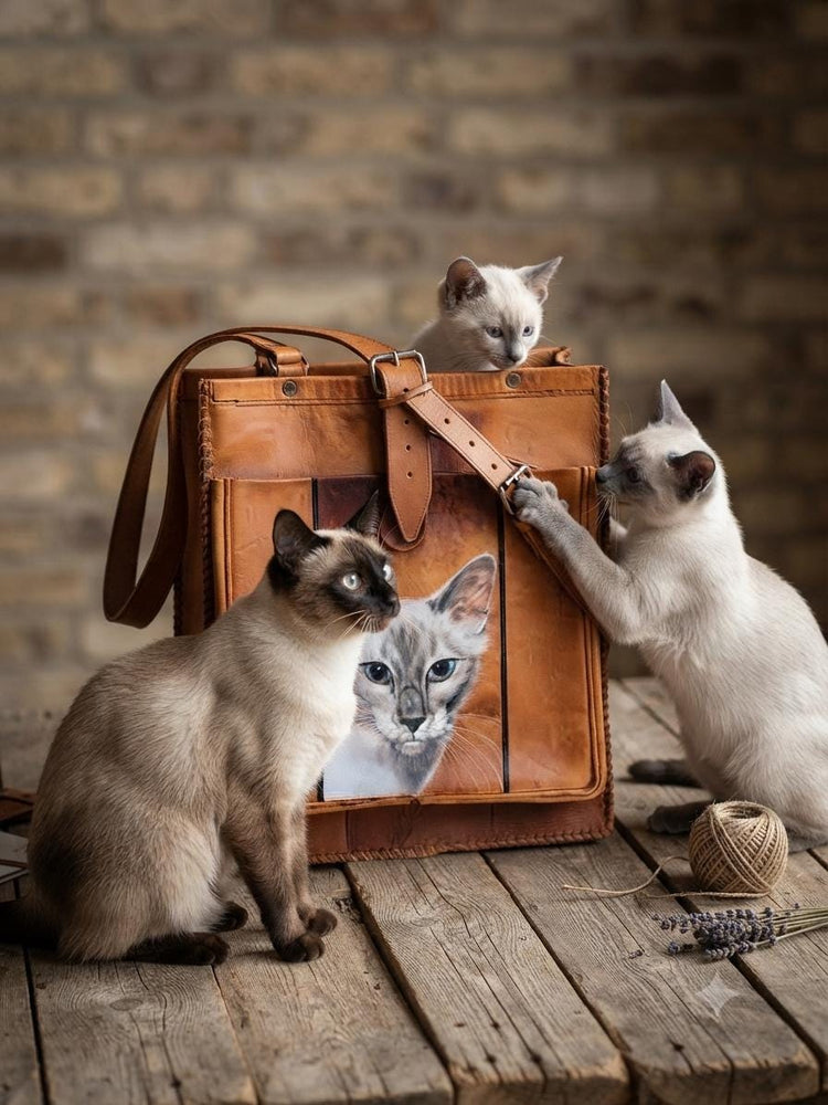 Hand-Painted Siamese Cat Leather Bag: 70s Vintage Tooled Hobo Purse