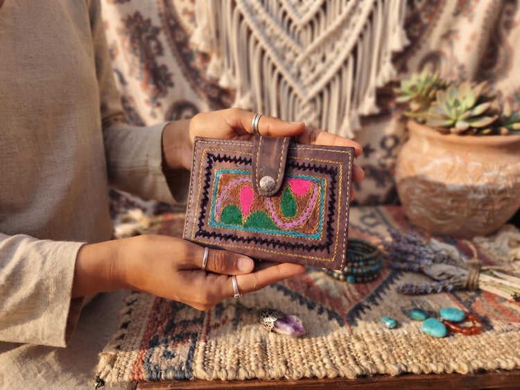 Embroidered Leather Hippie Wallet: Vintage Bifold Purse