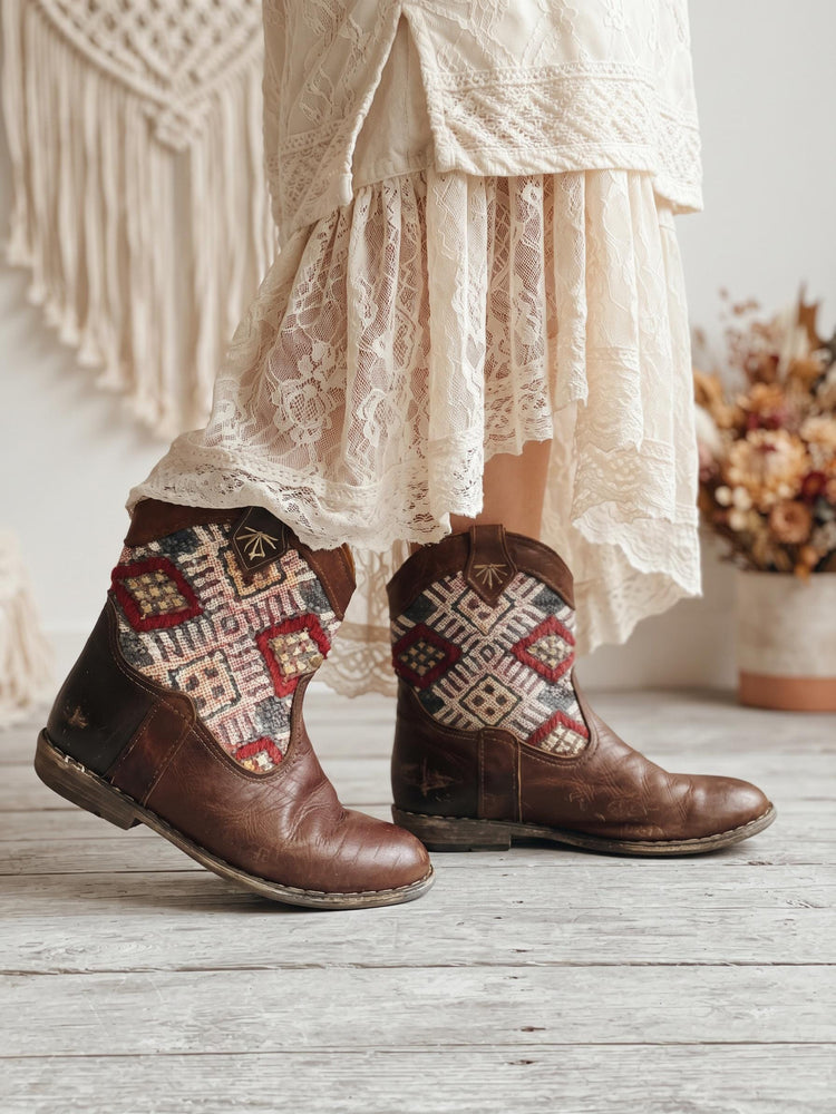 Unique Boho Womens Boots 38, Moroccan Kilim Ankle Boots UK 5, Brown Leather Carpet Booties US 7, Bohemian Vintage Festival Shoes